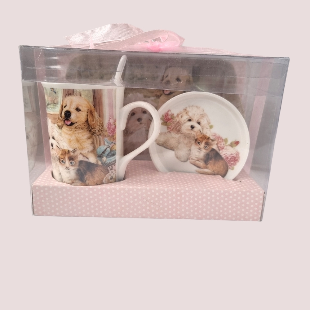 Gift Set Matching Dog & Cat Mug with Tray, Spoon & Coaster.